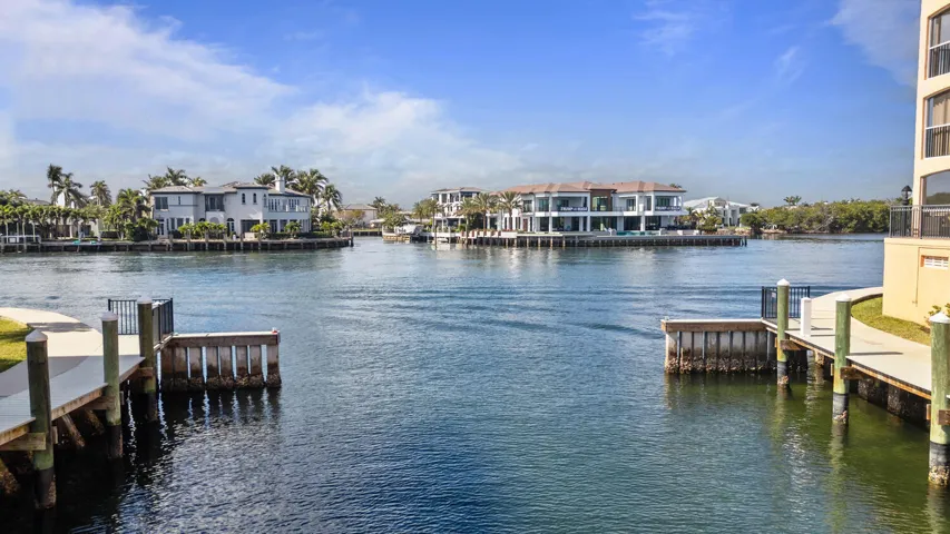 2871 N Ocean Blvd Boca Raton-large-039-0