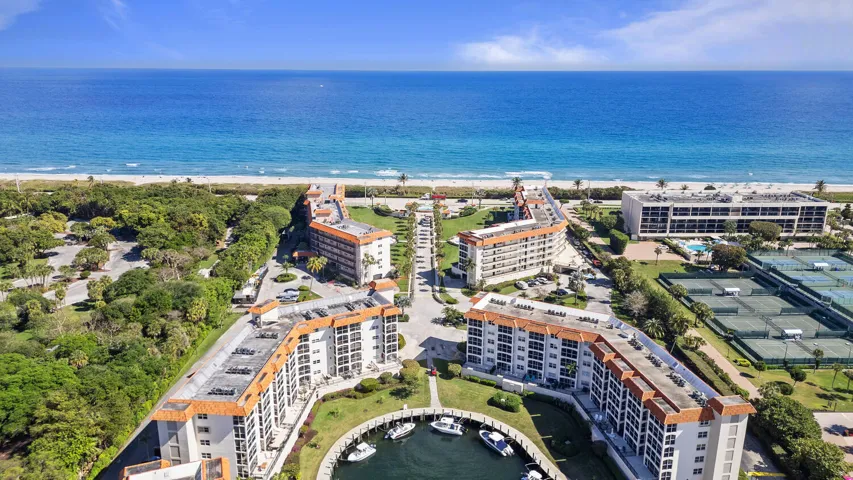 2871 N Ocean Blvd Boca Raton-large-036-0