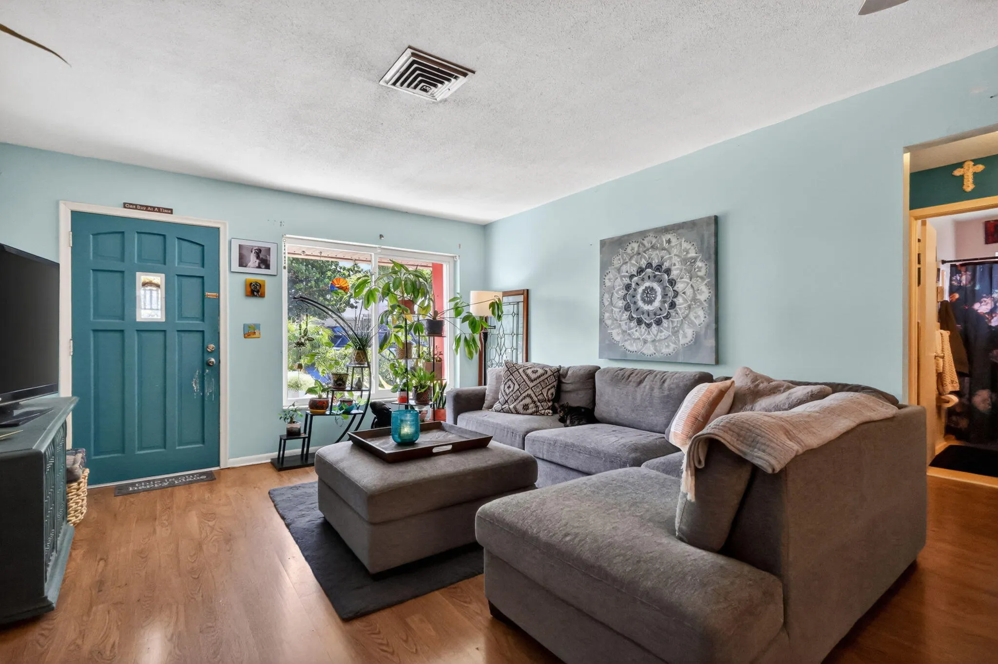 4-web-or-mls-F14A3950