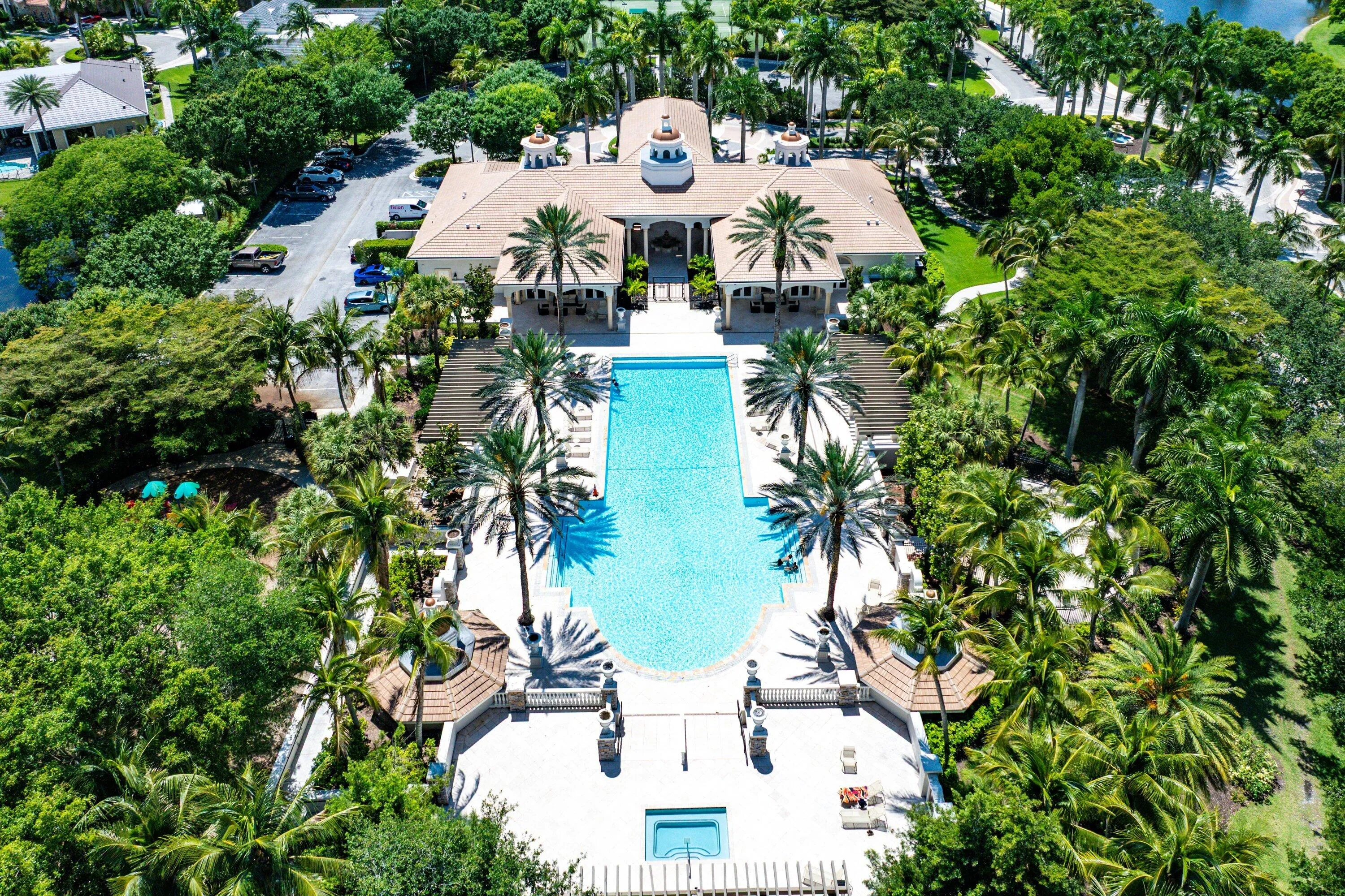 Resort Pool & Spa