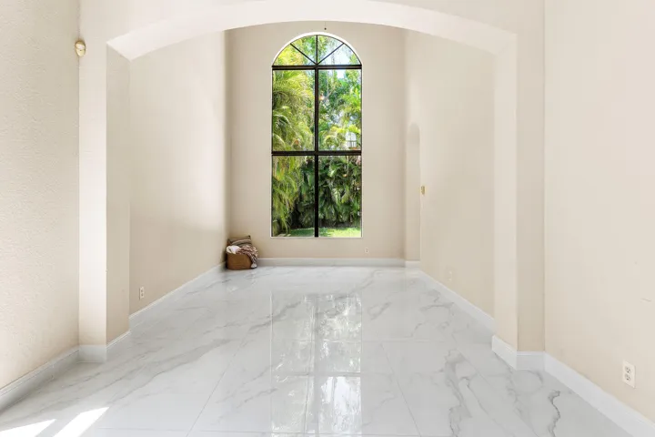Dining & Living Rm