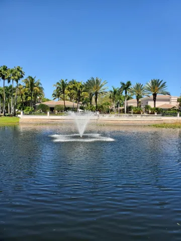 Pool Lake View