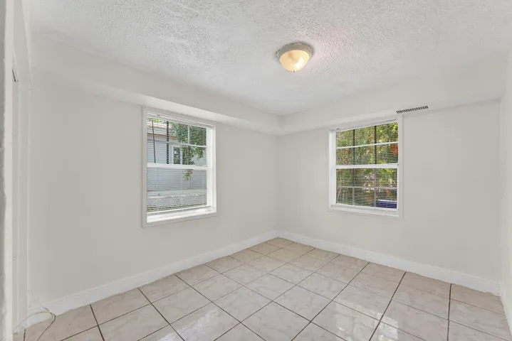 10-web-or-mls-DSC09475