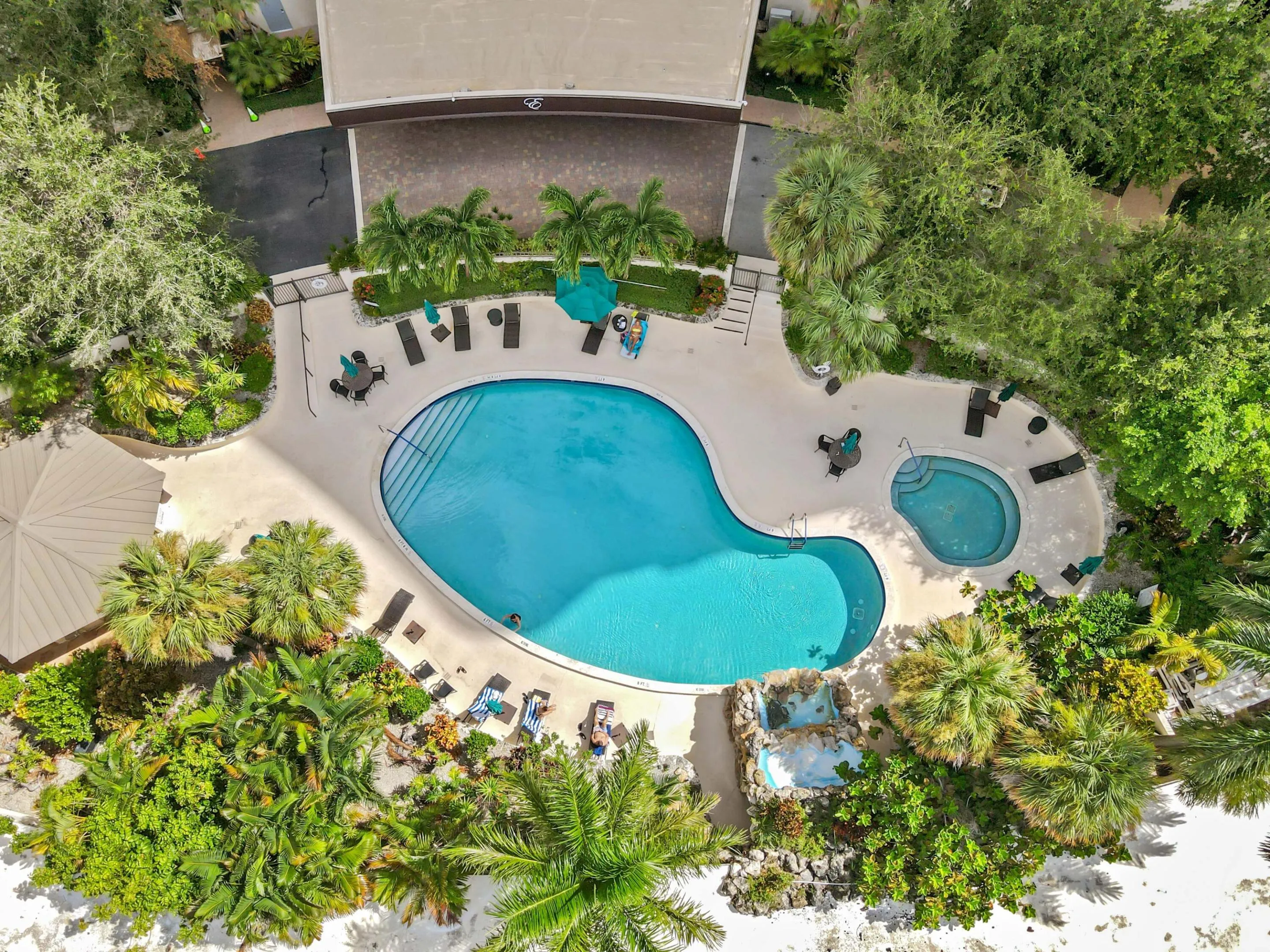 RESORT POOL