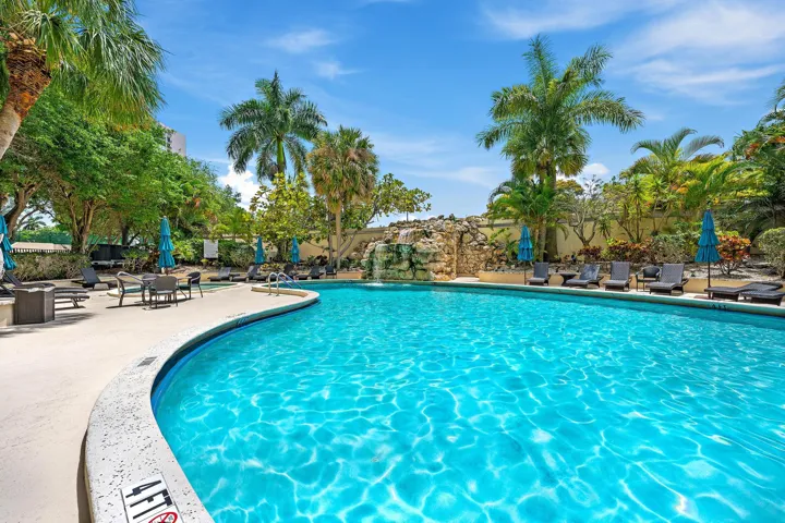 RESORT POOL