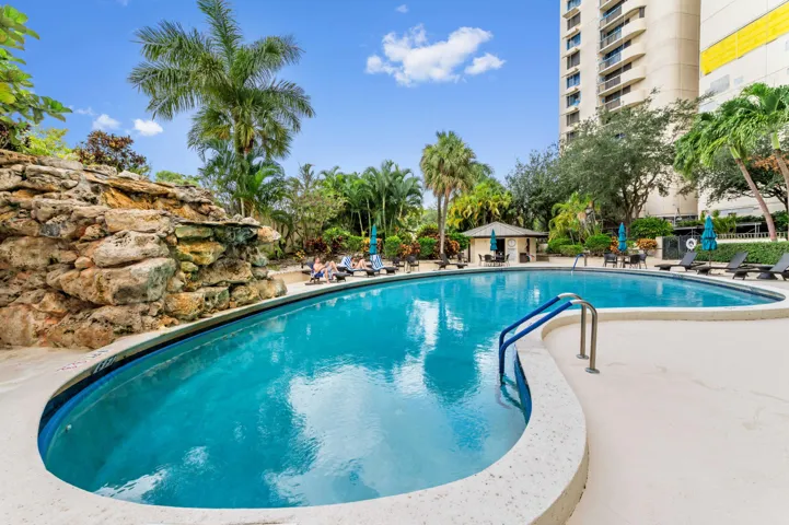 RESORT POOL