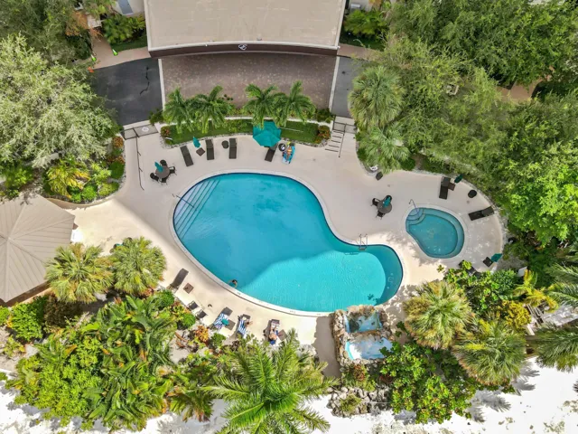 RESORT POOL