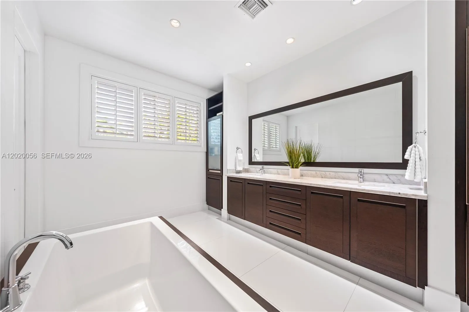 Property photo 99