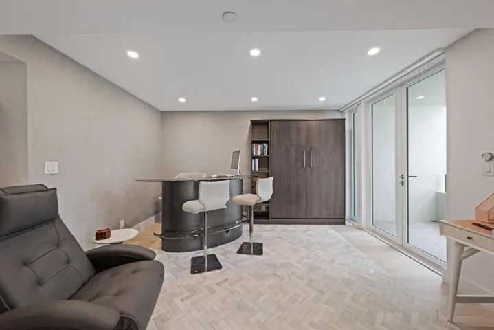 100 Southeast 5th Avenue - 48.jpg-SMALL