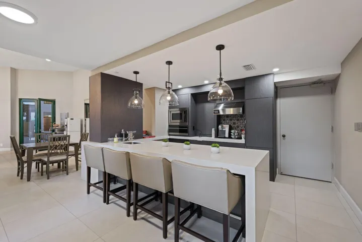 100 Southeast 5th Avenue - 71.jpg-SMALL