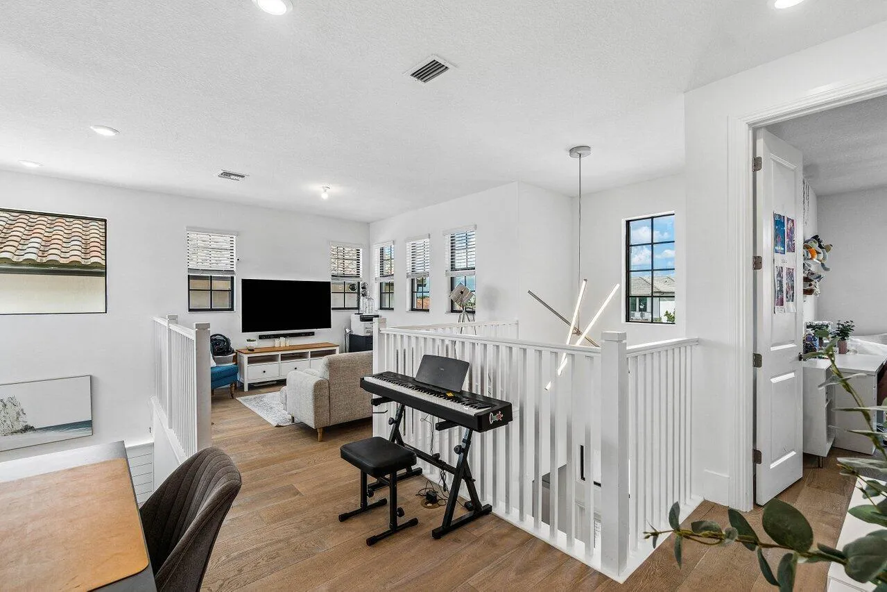 Loft 2
