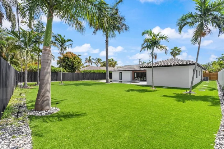 27-4721 Bayview Drive Ft. Lauderdale, FL