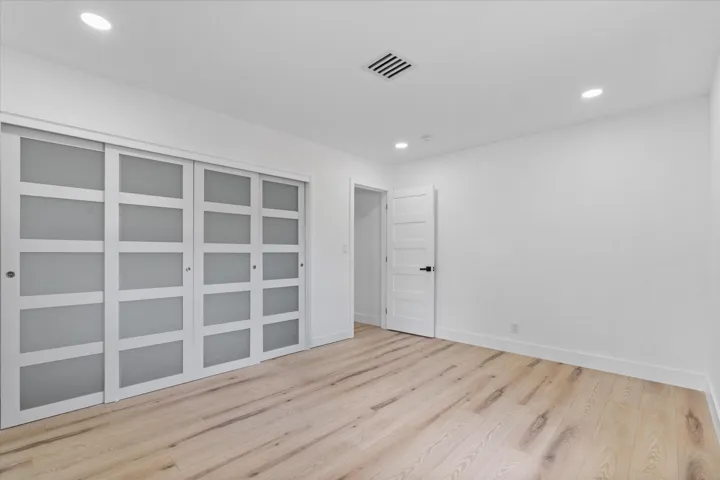 24-4721 Bayview Drive Ft. Lauderdale, FL