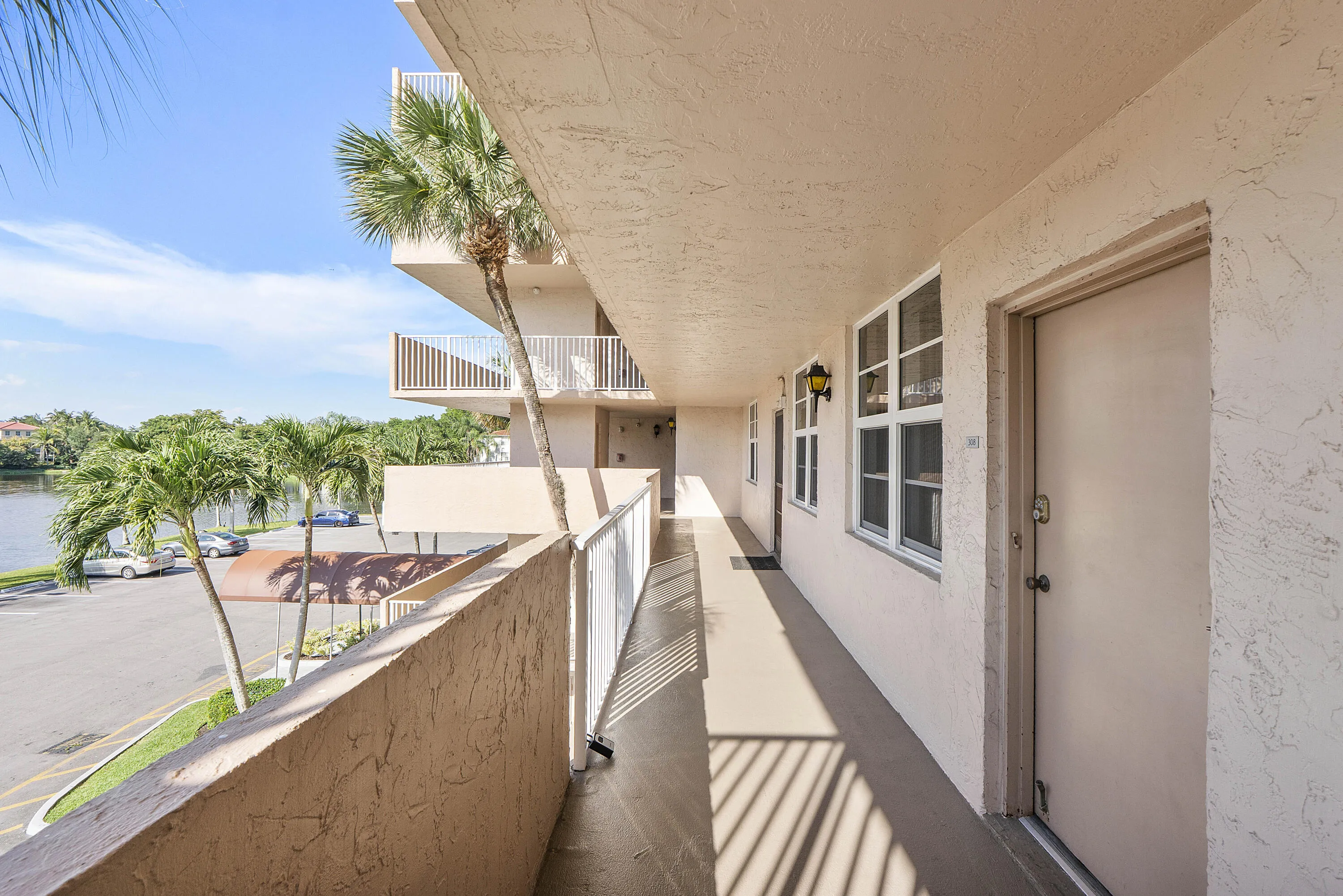 250 Jacaranda Dr u308_023