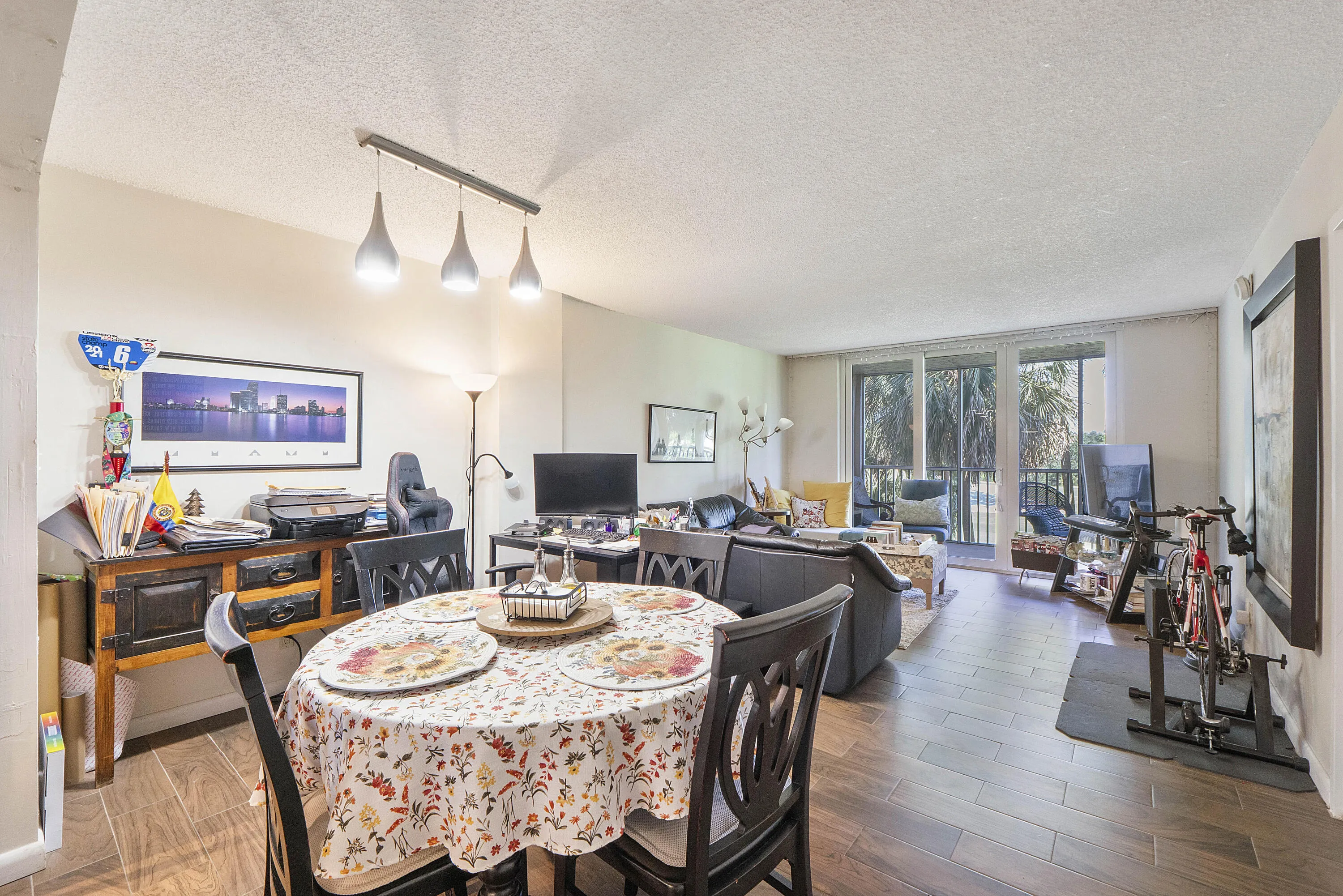 250 Jacaranda Dr u308_015
