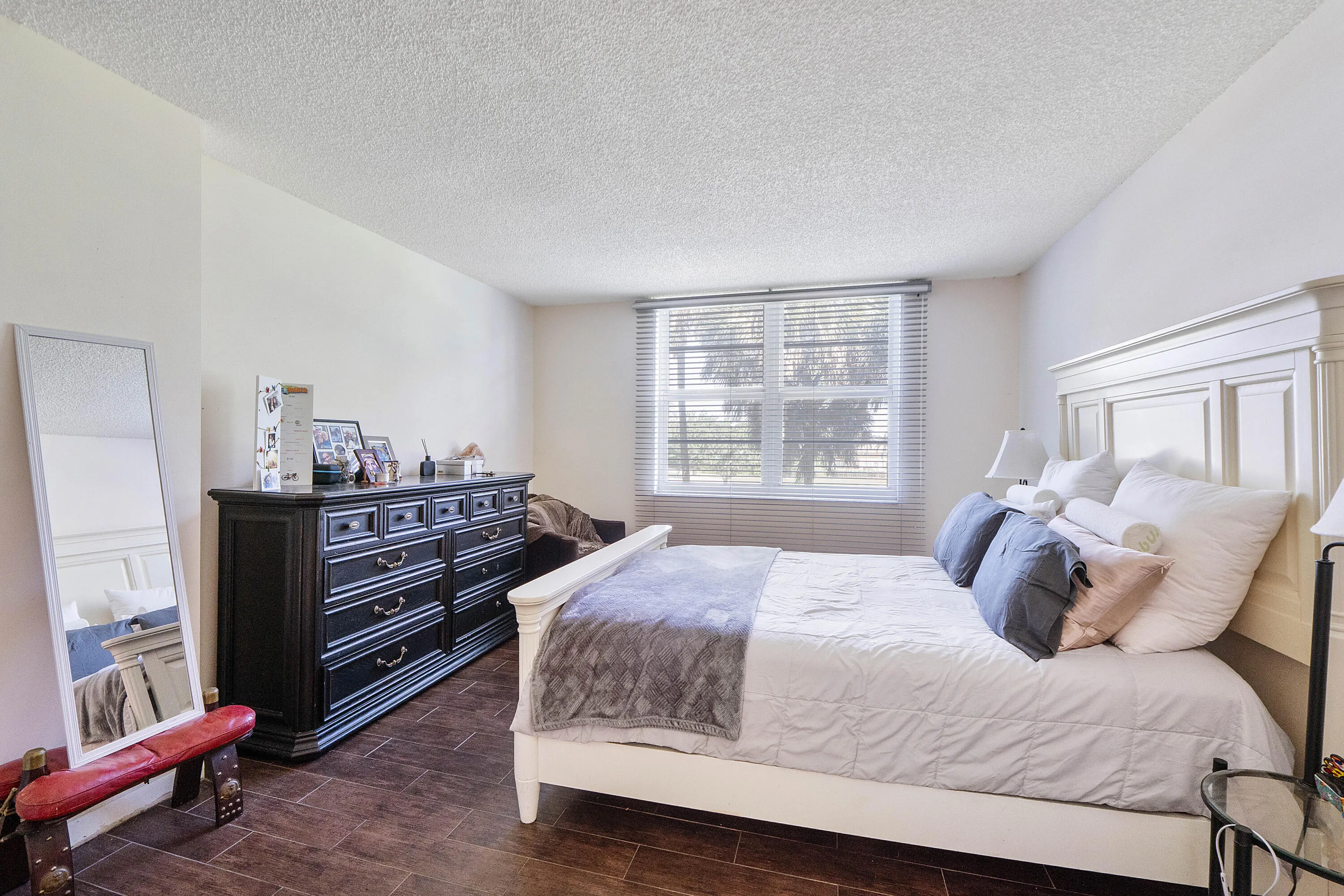250 Jacaranda Dr u308_009
