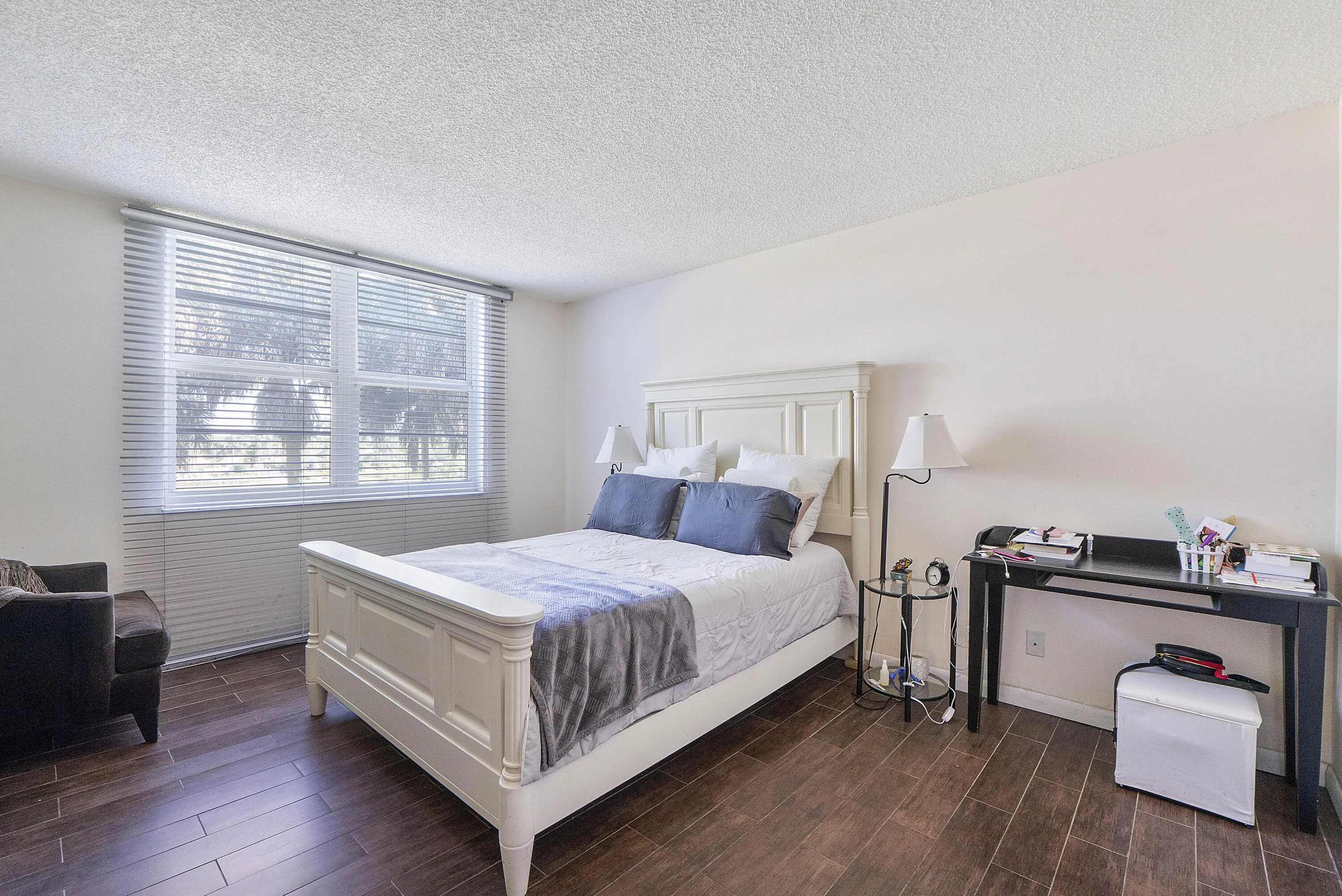 250 Jacaranda Dr u308_008