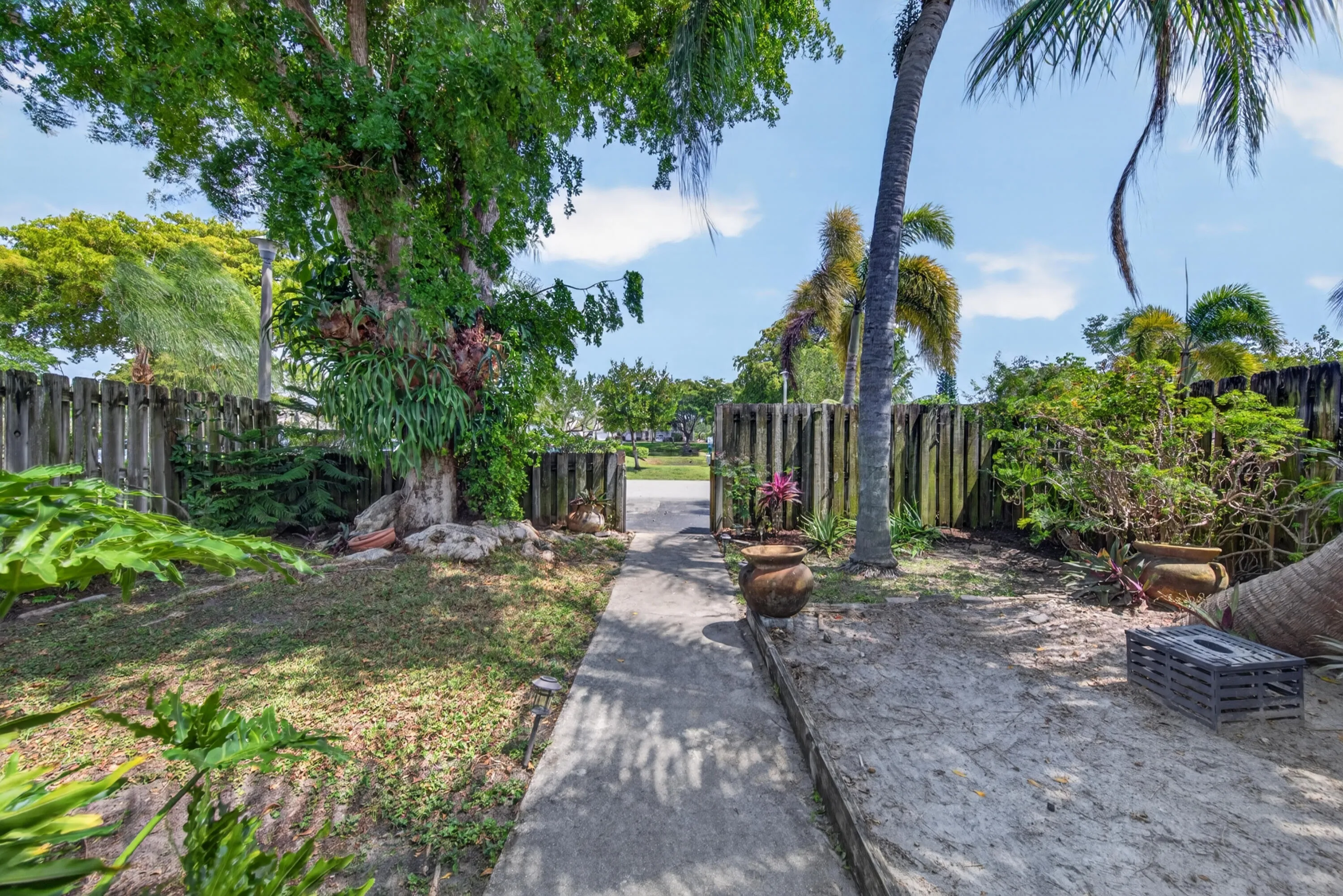 Fully fenced front yard
