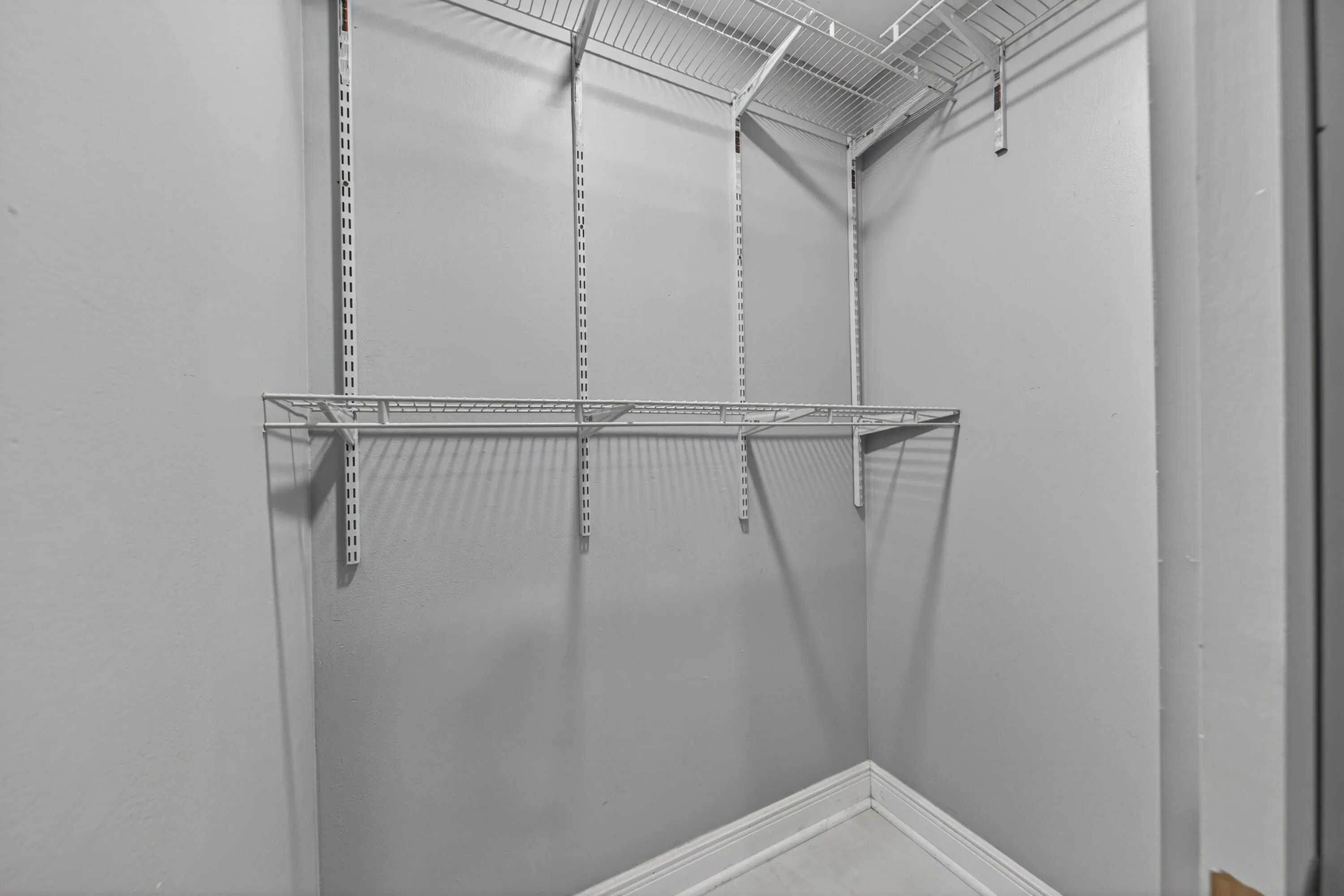 Large closet in 2nd bedroom