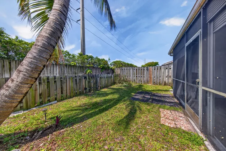 Fenced backyard for pets & Privacy
