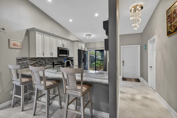 Breakfast bar for convenient dining
