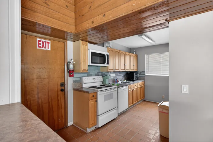clubhouse kitchen