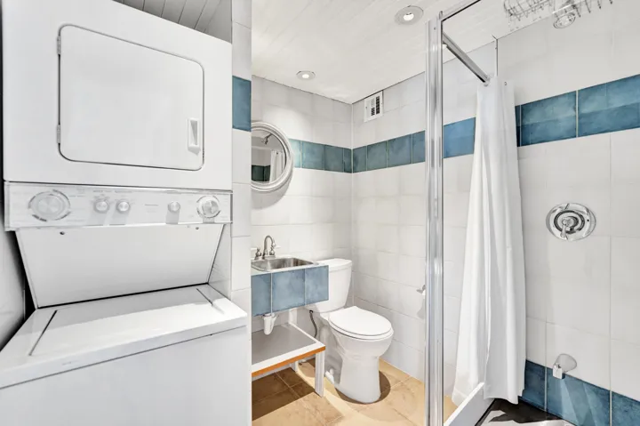 2nd Bathroom