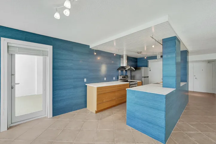 Open Kitchen