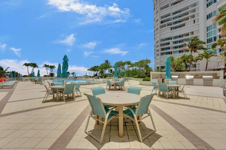 Expansive Deck