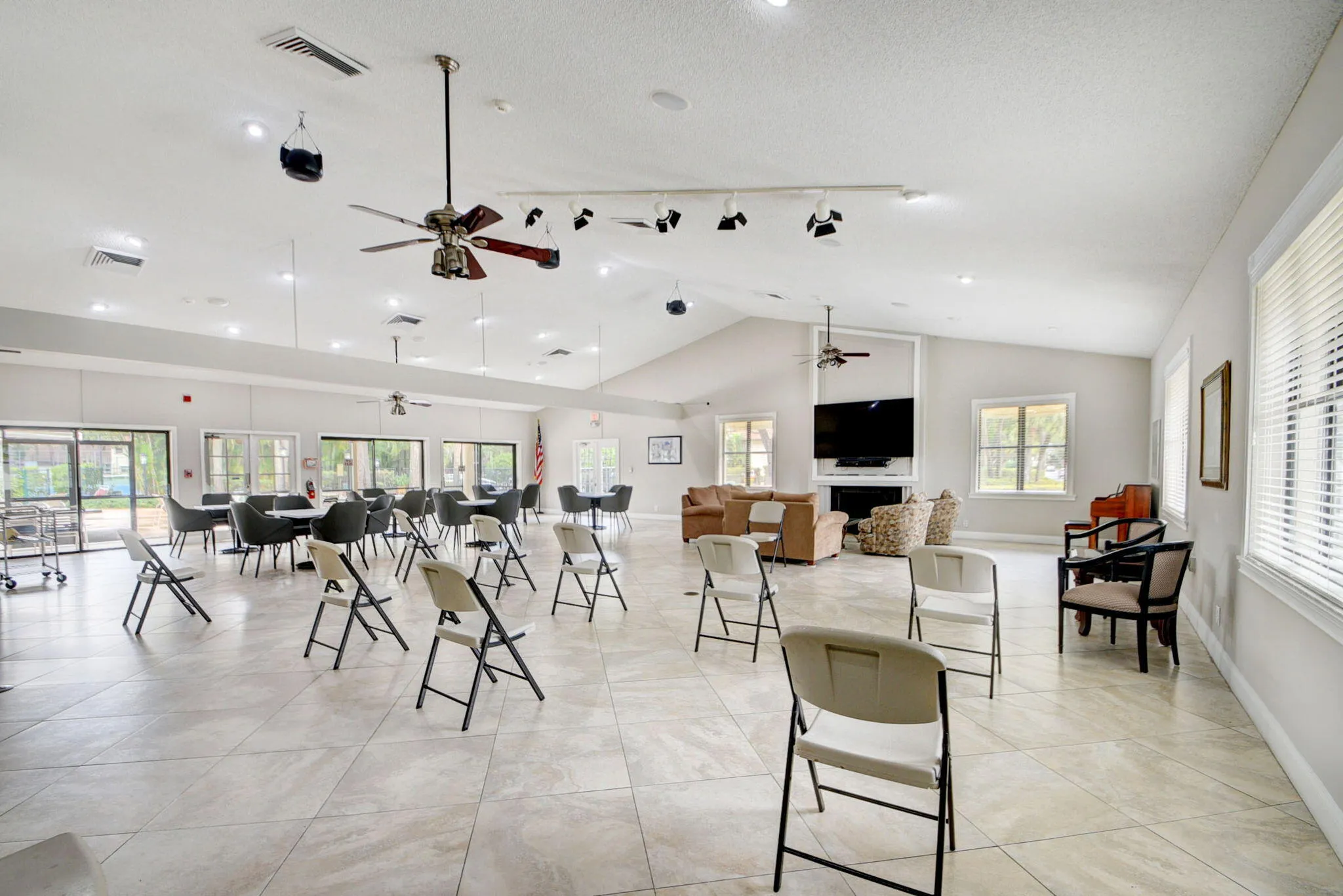 CLUBHOUSE