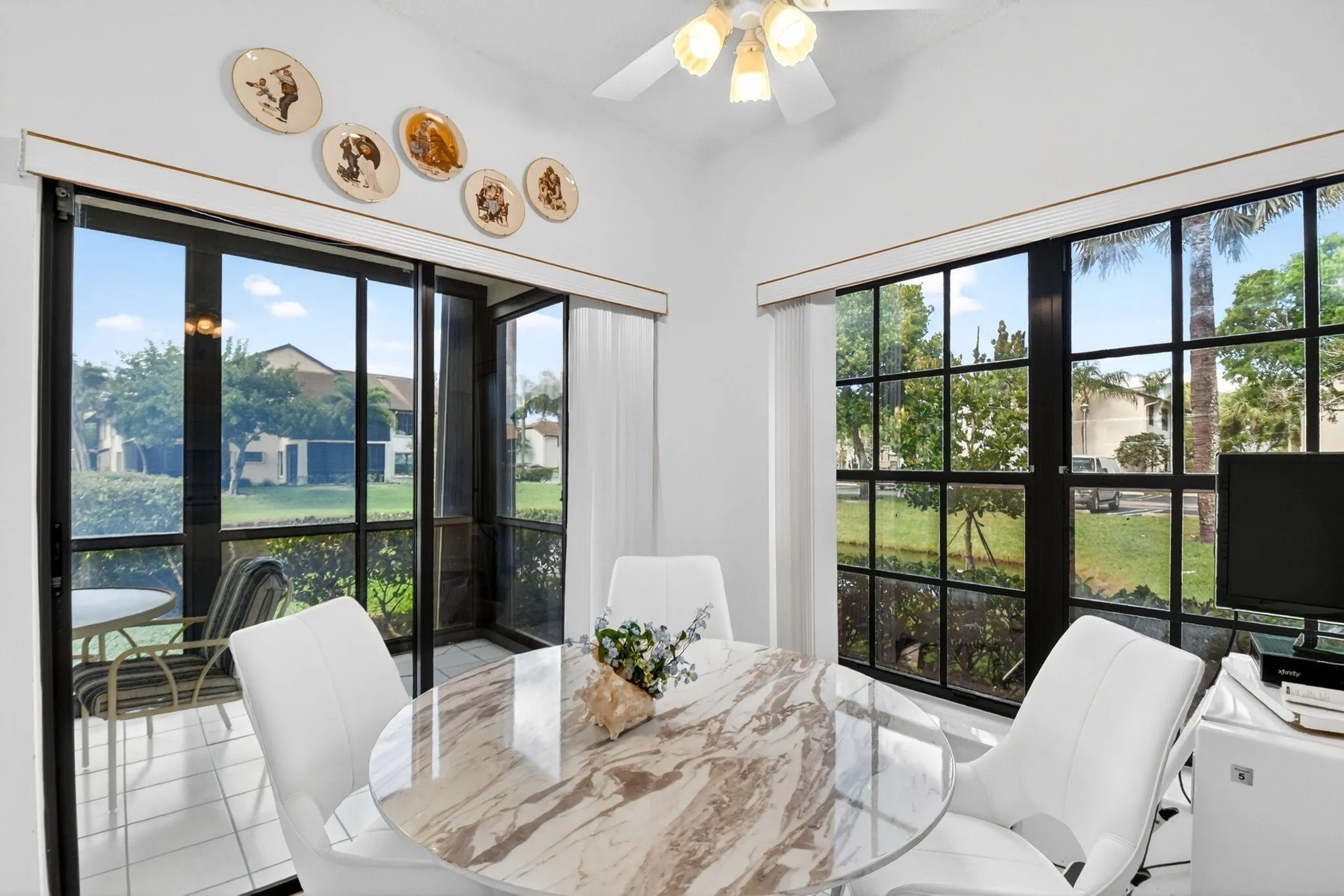 KITCHEN TO PATIO