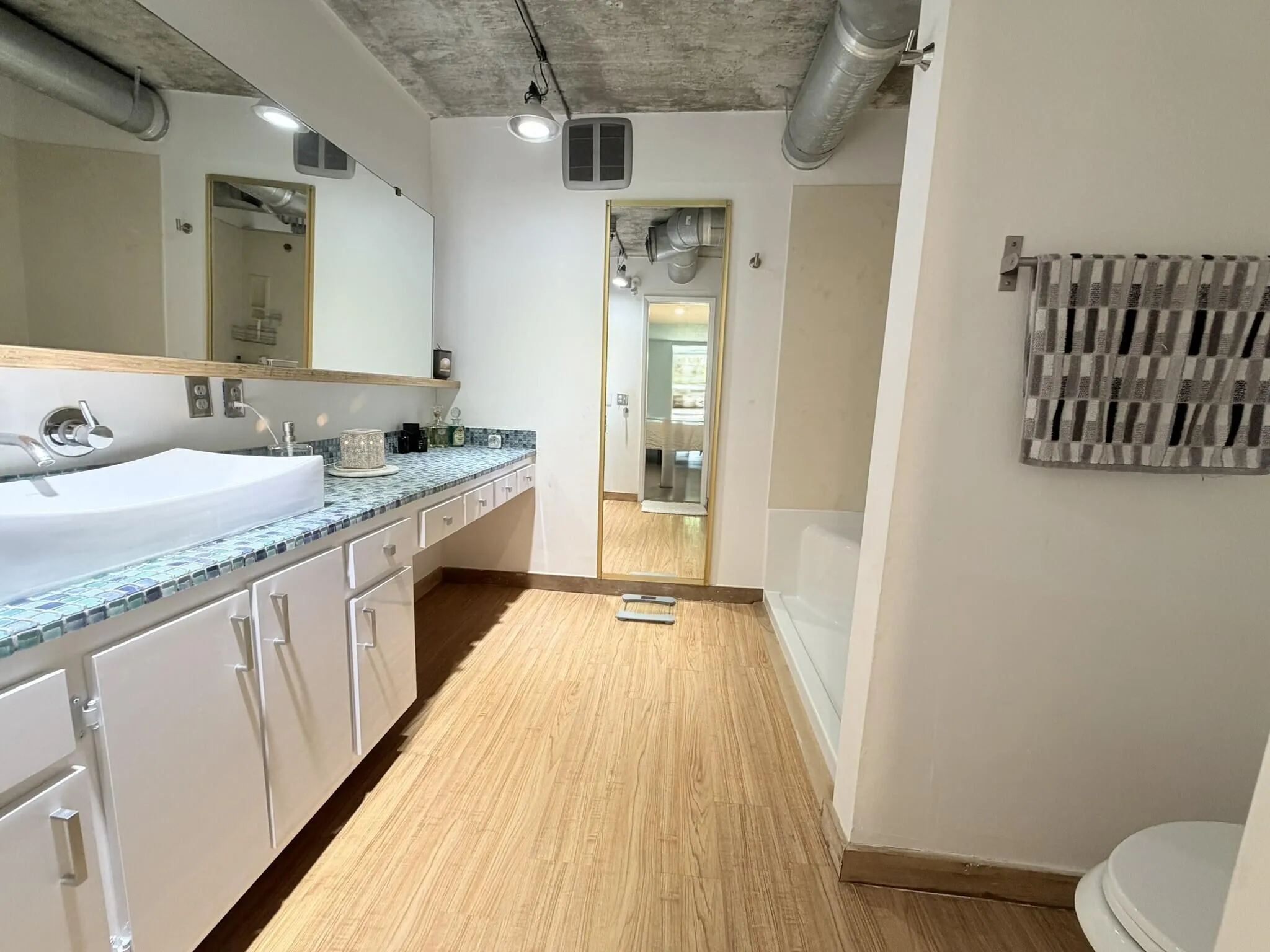 Primary-Full-Bath