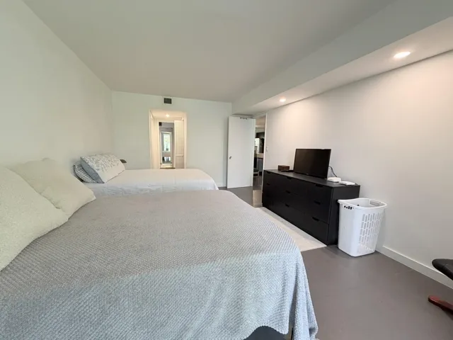 Unfurnished 1BR 2Bath