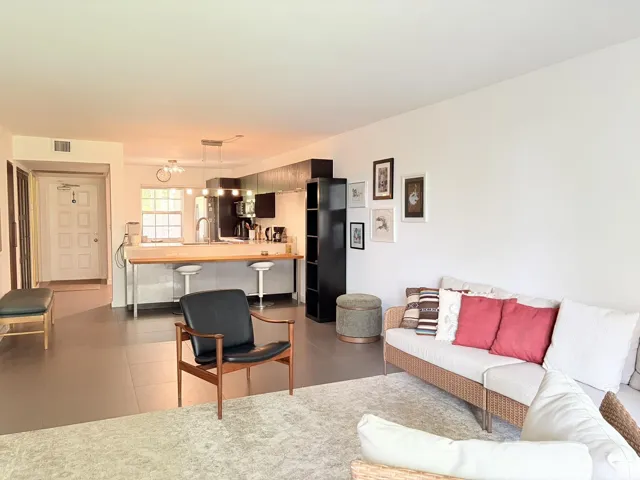 Unfurnished 1BR 2Bath