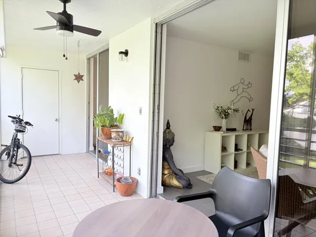 Large Enclosed and screenen patio