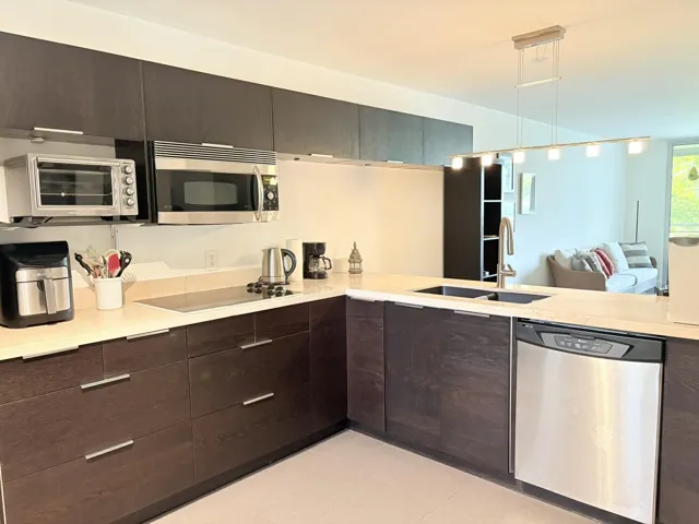 Unfurnished 1BR 2Full Baths