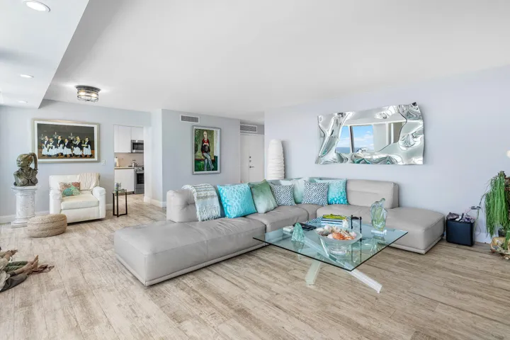 005-2800SouthOceanBoulevard-17L-BocaRato