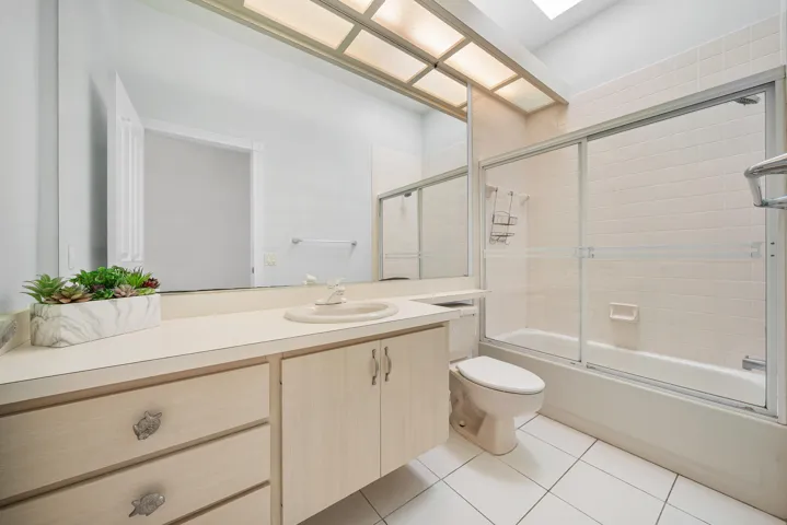 067-5022SoutheastInkwoodWay-HobeSound-FL