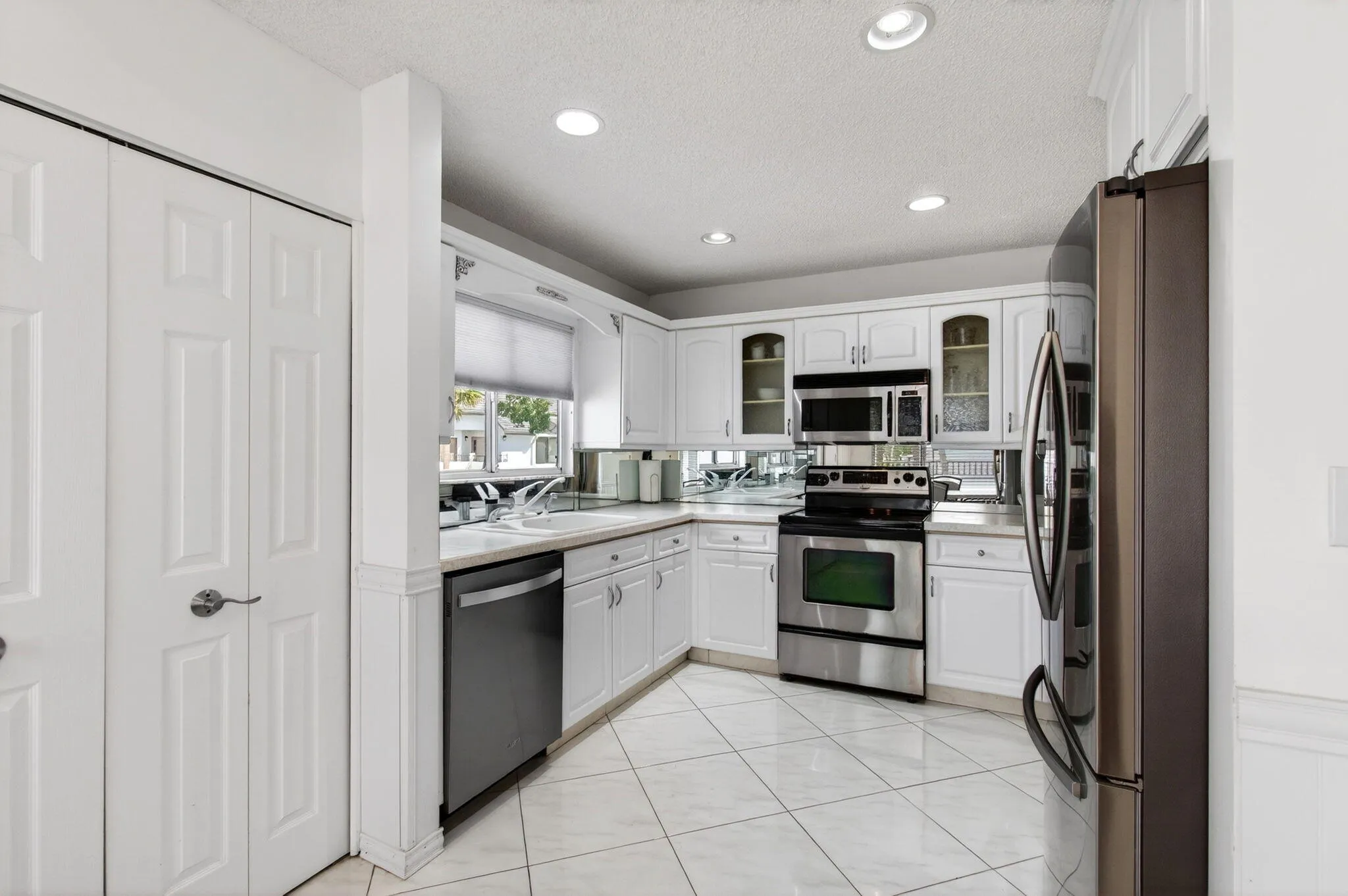 Eat In Kitchen