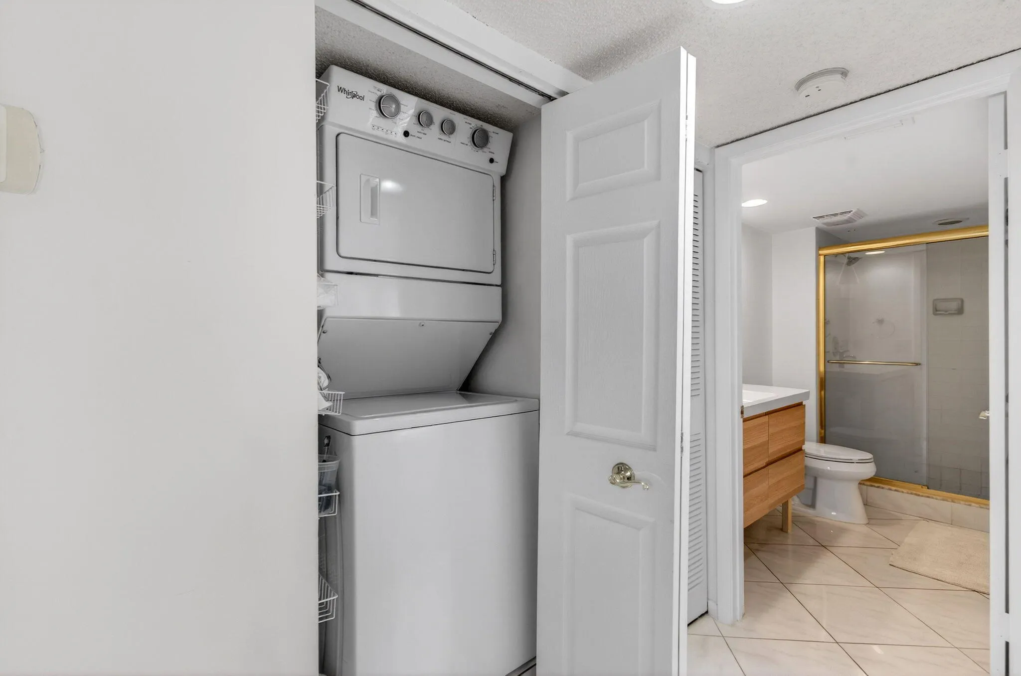 Washer- Dryer Inside