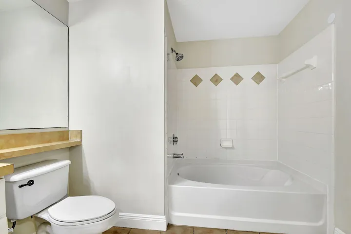 30-web-or-mls-Apartment (30)