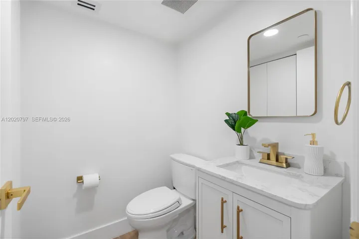 Power room and laundry