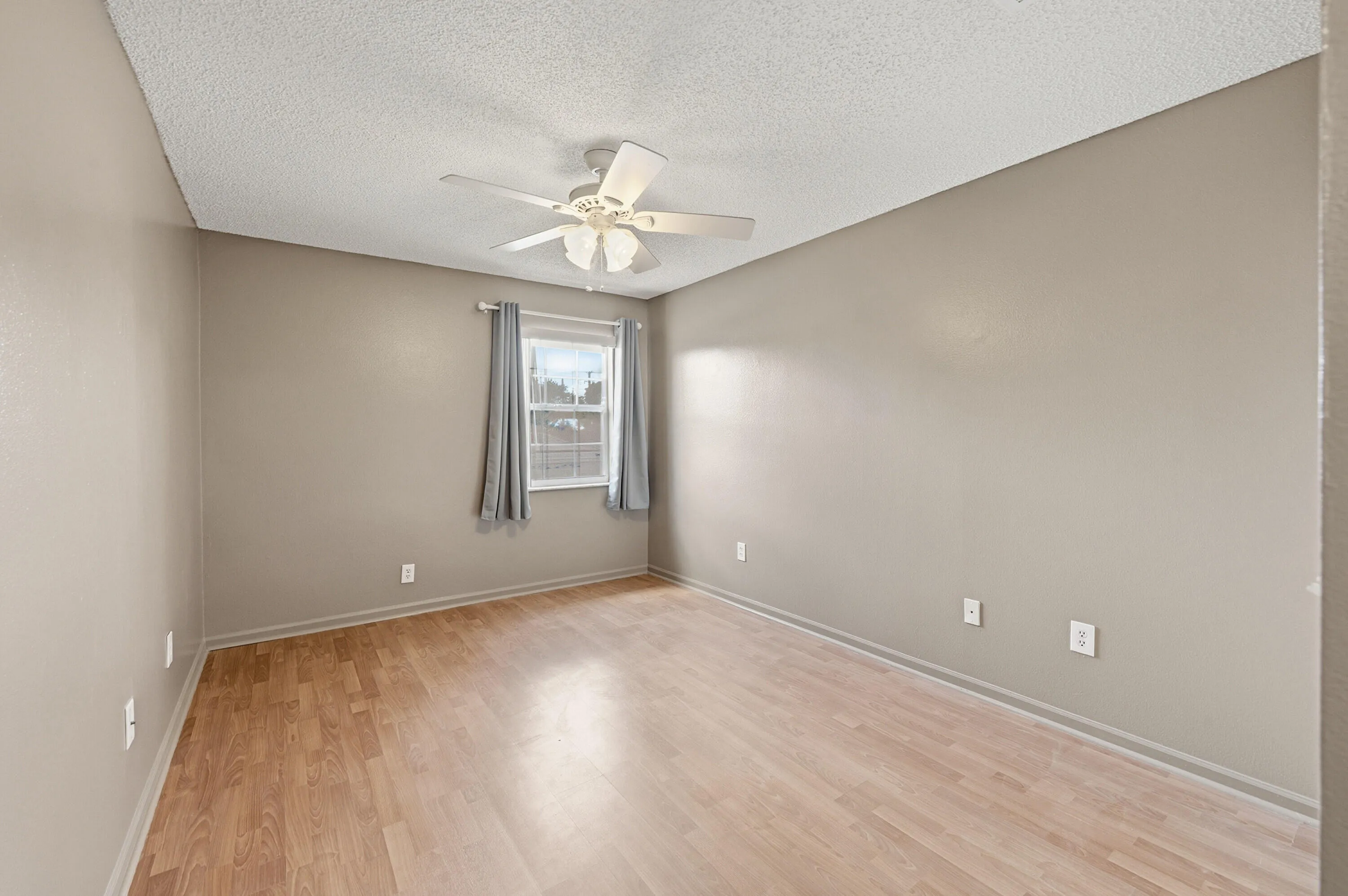 Fourth bedroom