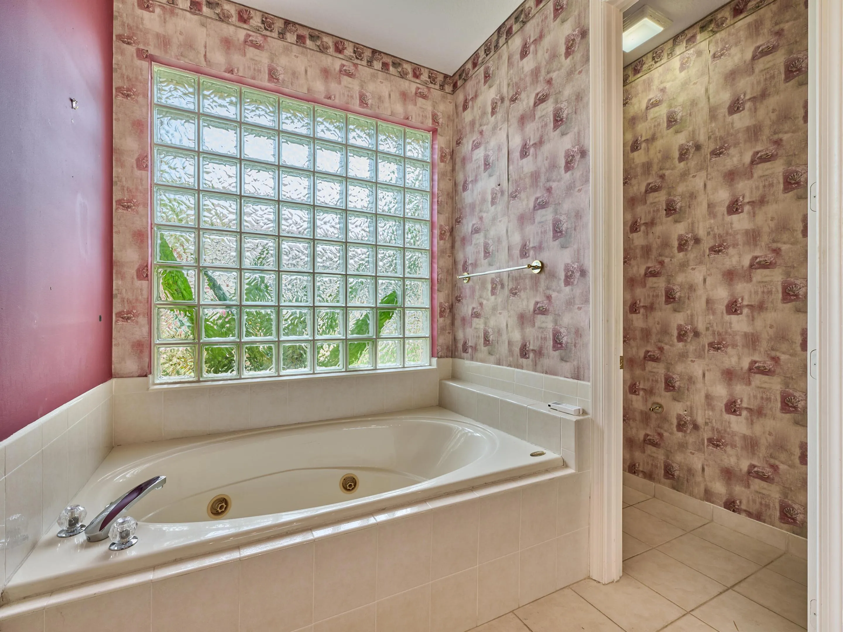 Primary Bath Jetted tub
