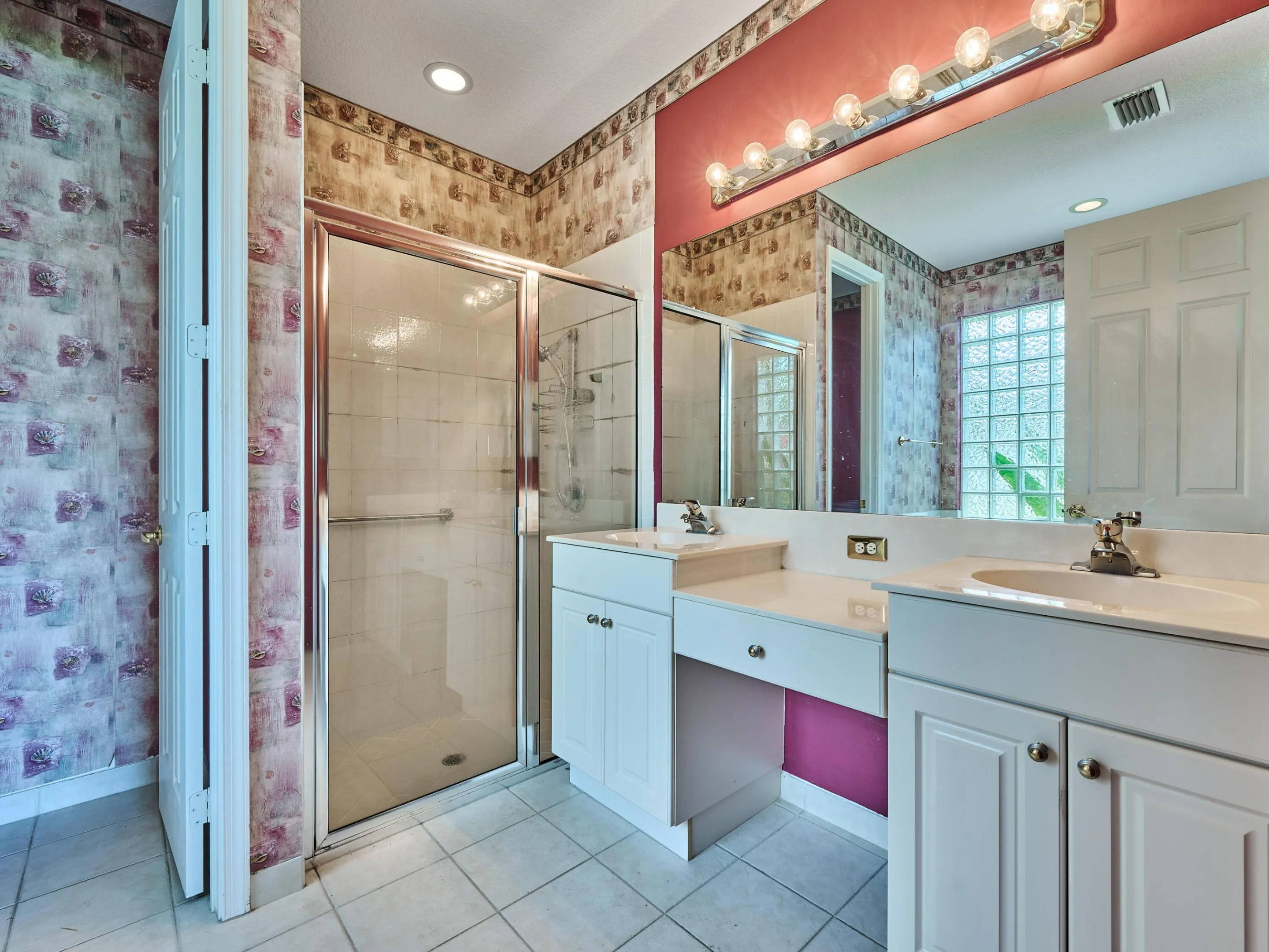 Separate walk in shower