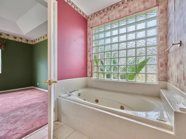 Primary Bath Jetted tub