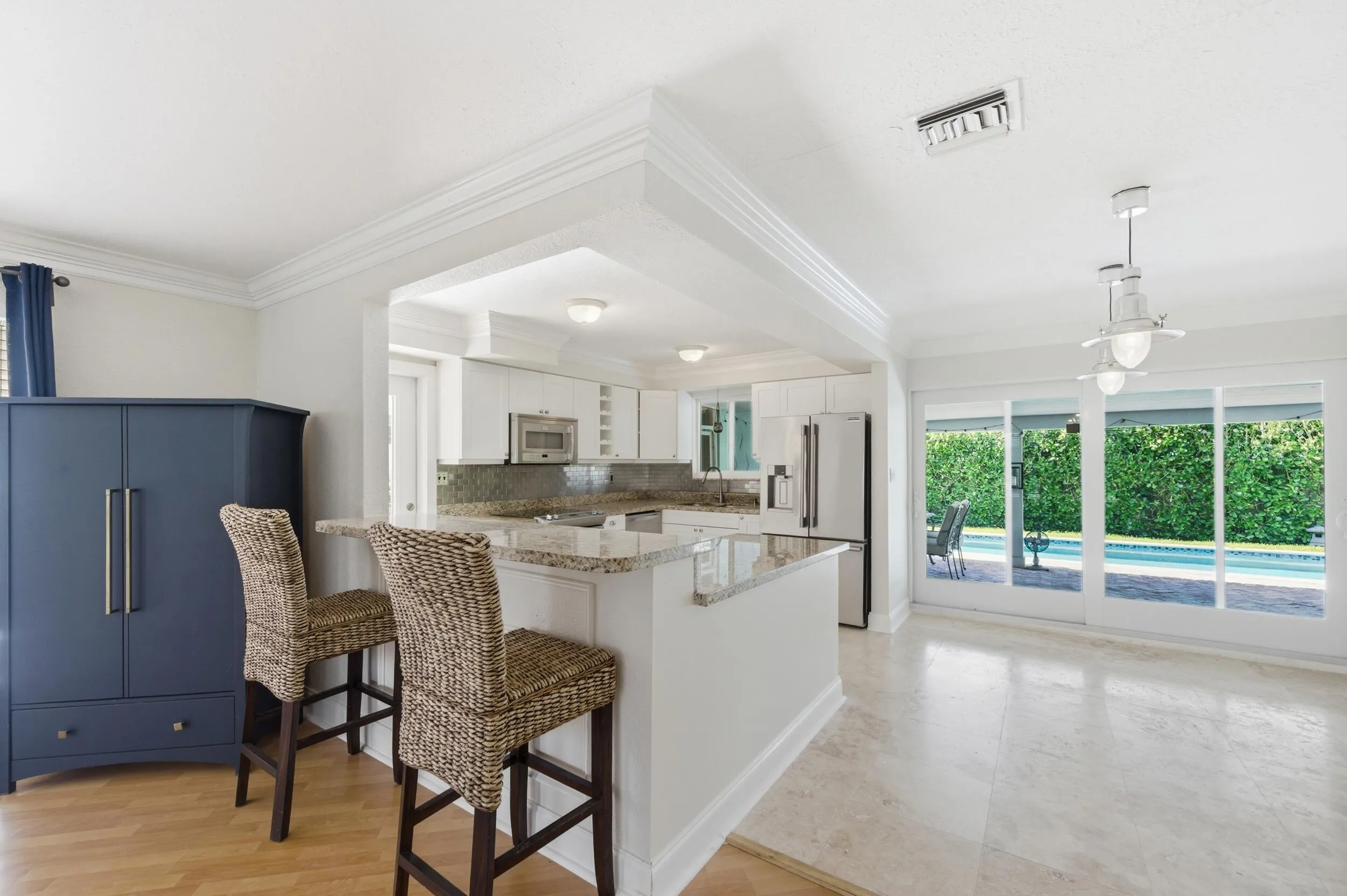 Kitchen dining room