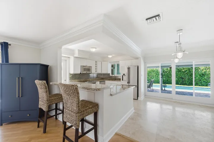 Kitchen dining room