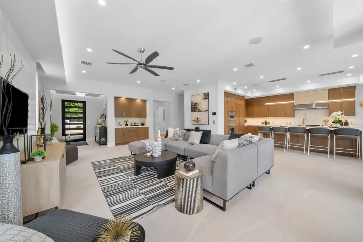 008-725Southeast4thAvenue-DelrayBeach-FL