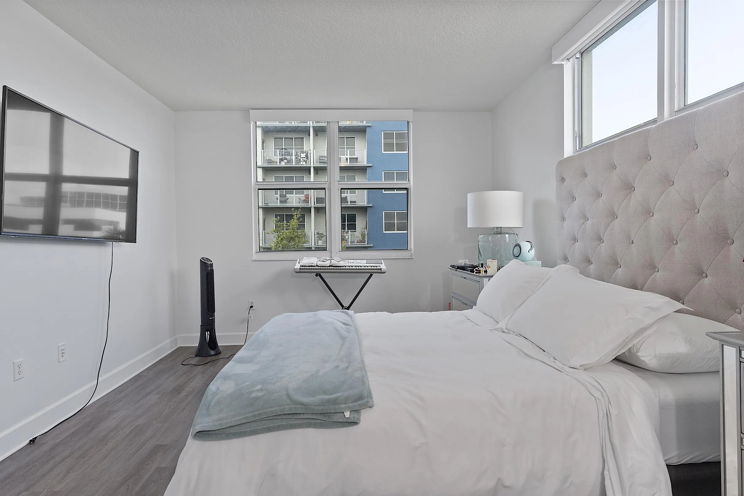 2401 NE 65th St - #502 - 233